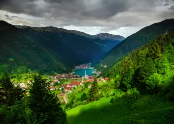 Uzungöl’de Gezilecek Yerler – Göl Çevresinde Görülmeye Değer Yerler