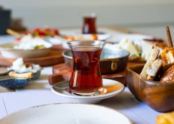 Fırtına Vadisi’nde Kahvaltı – Muhlamanın Tadı Burada Çıkar!