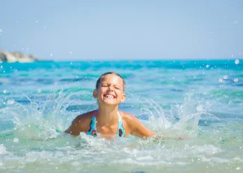 Karadeniz’in Hırçın Dalgalarına Karşı Yüzmek İster Misiniz? – Karadeniz Plajları