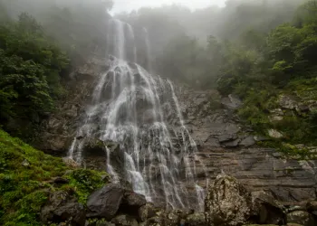 Mençuna Şelalesi Gezi Rehberi – Nasıl Gidilir? Nerede Kalınır?