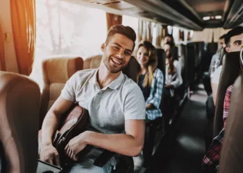 Tur ile Gezmek Mantıklı mı? Turla Gezmek mi Bireysel mi?